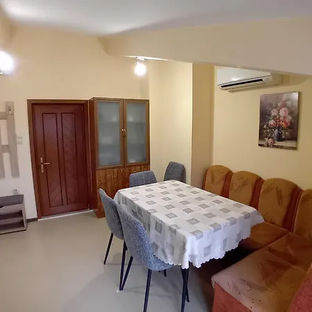 Floor Two Bedroom In דירה בורגאס